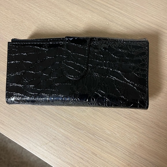 Totes Wallet - Picture 2 of 5